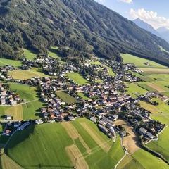 Flugwegposition um 16:30:13: Aufgenommen in der Nähe von Gemeinde Sistrans, Sistrans, Österreich in 1150 Meter